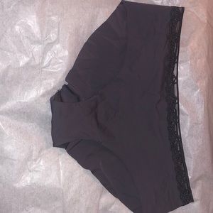 NWOT Victoria’s Secret No-Show Hiphugger panty. Size M. Gray. Lace waistband